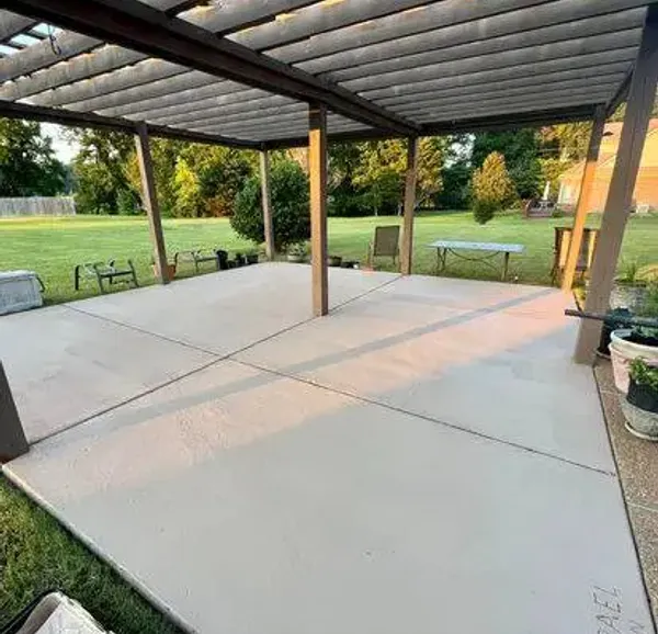 Deck builders and outdoor construction experts